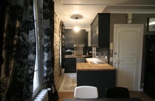 Saint-Gervais Apartment | ParisInteriorsRentals - Beautiful Le Marais NOTRE DAME Appartement