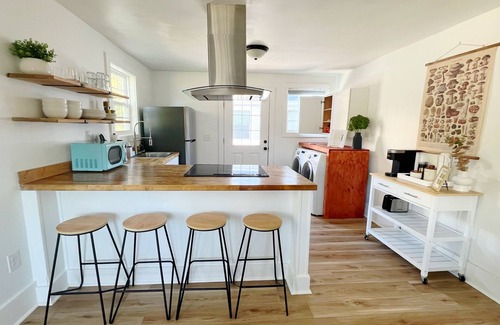 North Charleston Apartment | Park Circle Chateau - Newly Renovated