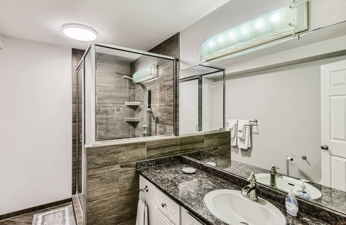 North Park City Cabin | Park City 3 Bd/3Bth, minutes from slopes! Shuttle Route front