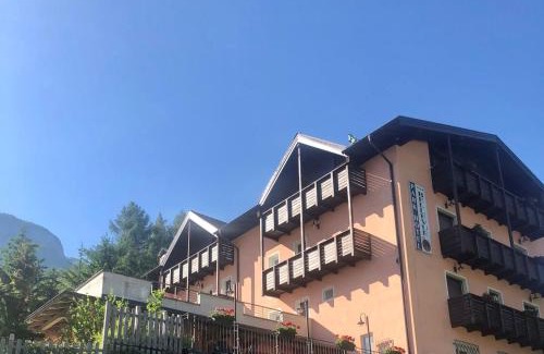 Dimaro Hotel | Park Hotel Bellevue