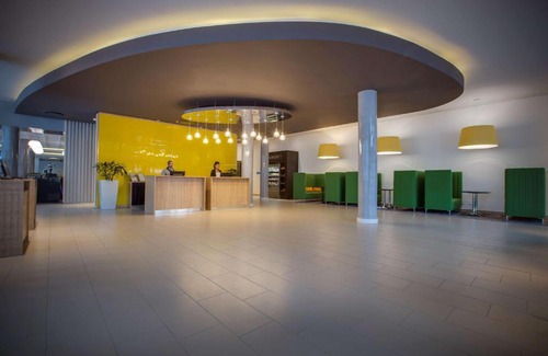 Claremont Hotel | Park Inn by Radisson Cape Town Newlands