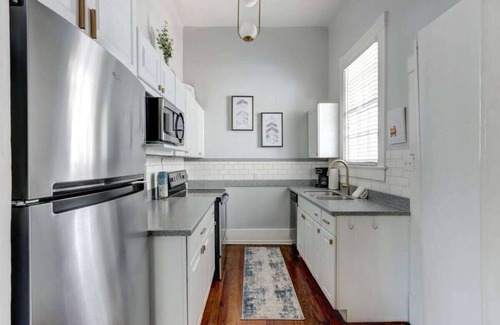 Historic Downtown Savannah Apartment | Park Inn, Charming | Historic | Dog-Friendly!