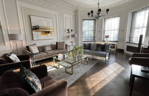 City of Westminster Apartment | PARK LANE Apartment with swimming pool, Gym & Spa