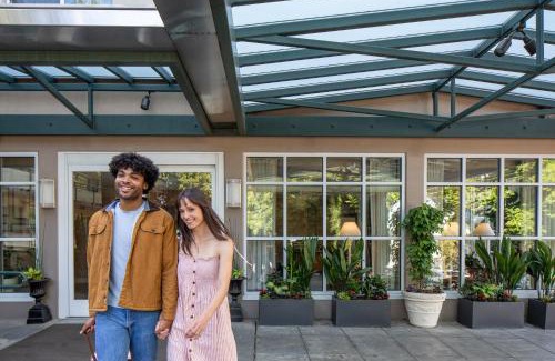 Goose Hollow Hotel | Park Lane Suites & Inn