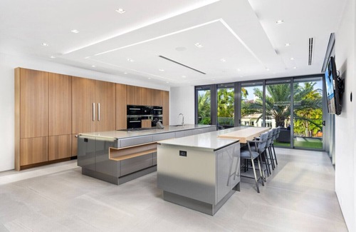 East Fort Lauderdale Apartment | Park Place Mansion-Three-Story Mansion with Rooftop, Dock