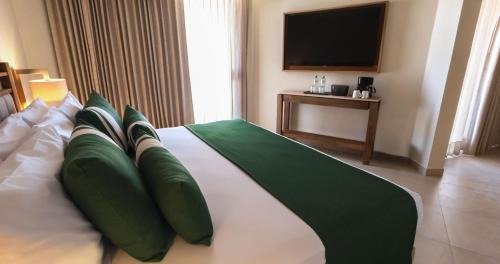 Playa Guitarron Resort | Park Royal Beach Acapulco - All Inclusive