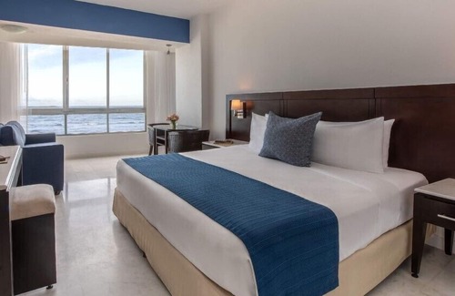 Marina Mazatlan Hotel | Park Royal Mazatlan Spacious Studio with Pool