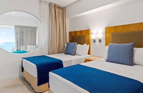 Marina Mazatlan Hotel | Park Royal Mazatlan Impeccable 1BR Condo Near Cerritos Beach