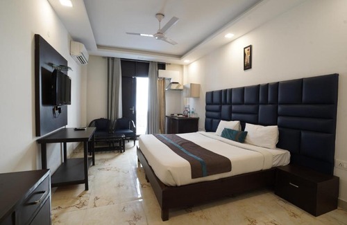 DLF City Hotel | Park Studio DLF Phase 2, Cyber City, Gurgaon