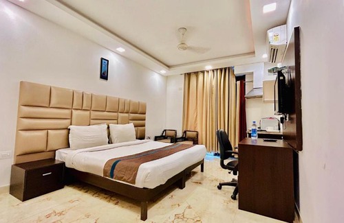 DLF City Hotel | Park Studio DLF Phase 2, Cyber City, Gurgaon