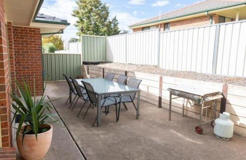 Orange East House | Park Villa - Near CBD, Spacious, Ideal for Work