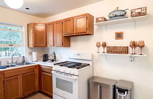Wequetonsing Cottage | Park Walk Place - Lovely 4 bd/2 bth cottage, newly decorated w/renovations