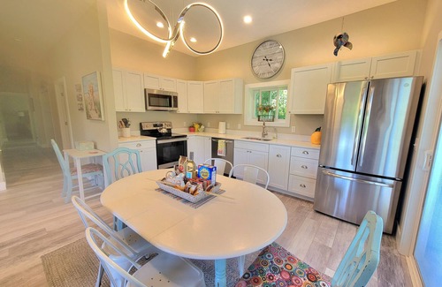 Traverse City House | "PARKER PLACE" Southern Leelanau county, 10 minutes from down town Traverse city