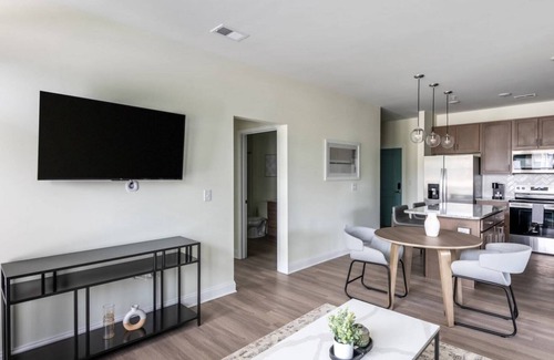 Wilmington Apartment | ParkerLeland 2BD 1 - Two Bedroom Apartment, Sleeps 4