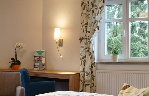Bad Elster House | Parkhotel Helene - Doppelzimmer, Dusche, WC, Standard,online