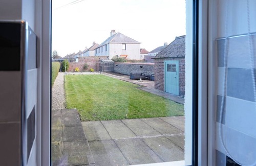 Ardrossan Apartment | Parkhouse Villa in Ardrossan