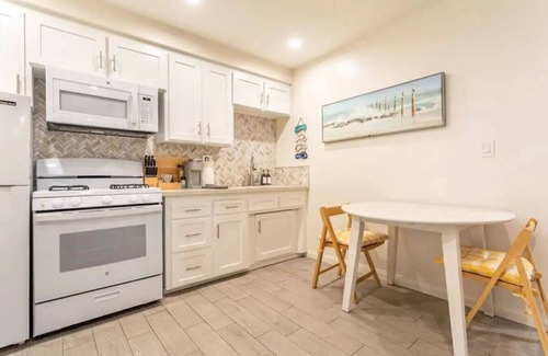 El Porto Apartment | Parking, A/C, W/D, 15min to LAX and Remodeled