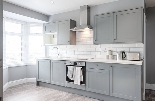Castle House | Parking, Balcony with Views, 2 Bathrooms