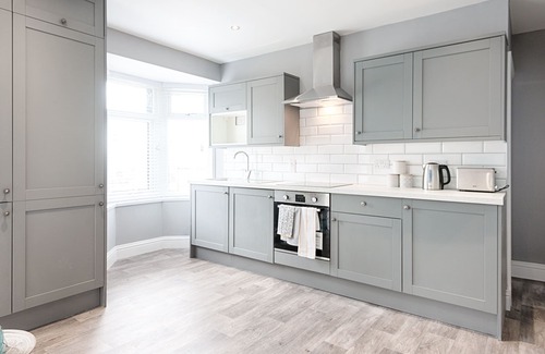Castle House | Parking, Balcony with Views, 2 Bathrooms