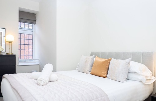 Shrewsbury Apartment | Parking, Close to Train Station, Luxury, Modern