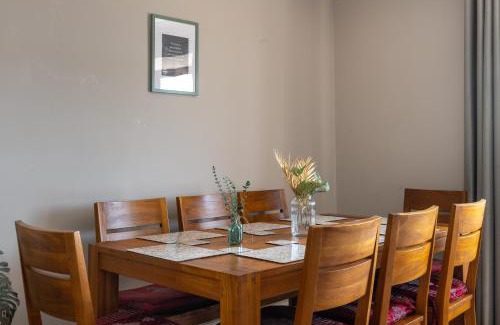 Llandarcy Apartment | Parking - Garden - Views - M4 Work Stay