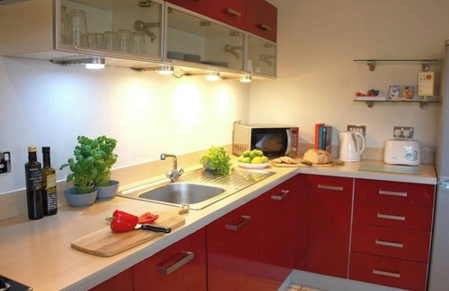 Derby Apartment | Parking, Wi-Fi, Weekly Housekeeping