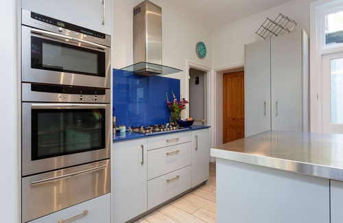 Highgate House | Parkland Perfection, by Veeve