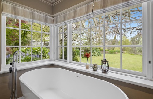 Blackheath Hotel | Parklands Country Gardens and Lodges