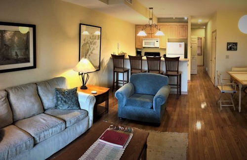 La Pointe Condo | Parkside Condo 7 - Condo Conveniently Located Across from Joni`s Beach