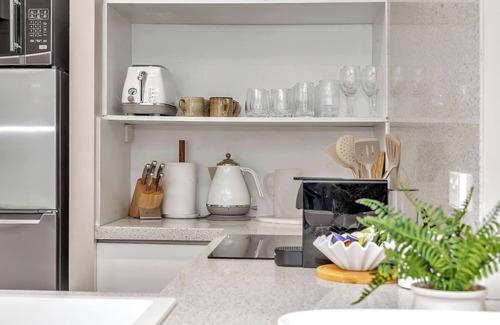 North Adelaide House | Parkstone Modern Elegance near CBD and Zoo