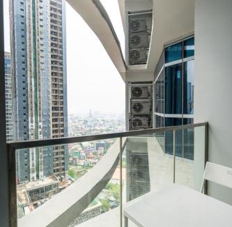 Luzon Apartment | Parksuites Stylish 1Br Balcony near Uptown Mall