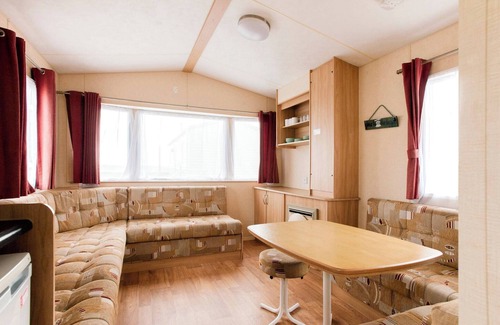 Caister-on-Sea House | Parkview Pet Friendly Six