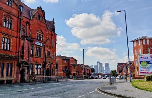 Cheetham Hill Hotel | Parkview Residence
