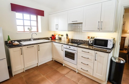Pershore Cottage | PARLOUR BARN, romantic, luxury holiday cottage in Pershore