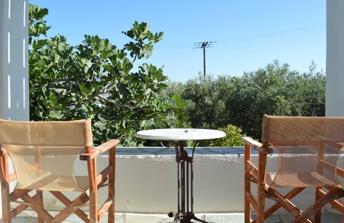 Krotiri Apartment | Paroikia: sea view house