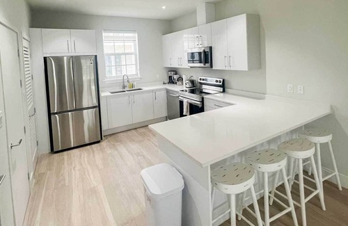 Palm Cay House | Parrot Villa