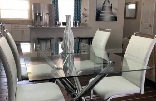 Florida Central Atlantic Coast House | Parsley · New! Luxury, Near Disney & Universal. Sleep 9
