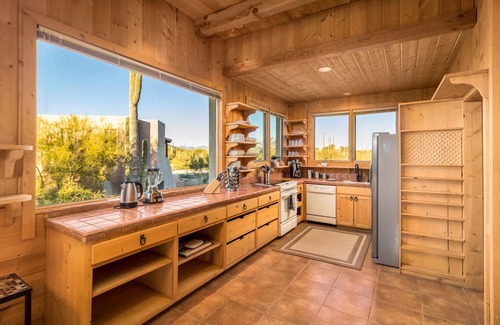 Pinnacle Peak Apartment | PARSONS VILLAS - Troon Loft | Massive Open Space, Breathtaking Views, Heated Pool/Spa, Horses!