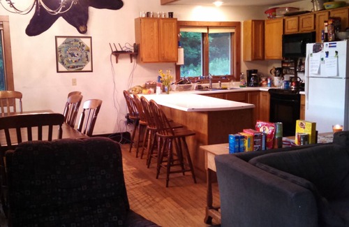 West Dover House | Partridge Run Ski House Hot Tub! Booking Fall, Winter Special Rates Available