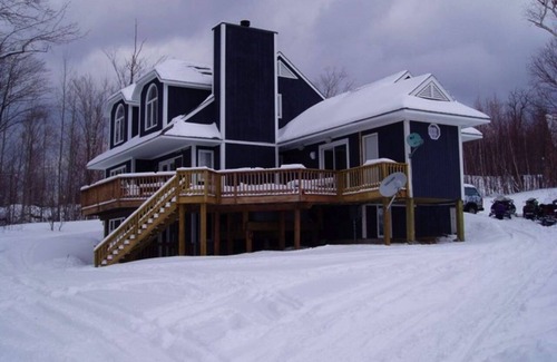 West Dover House | Partridge Run Ski House Hot Tub! Booking Fall, Winter Special Rates Available