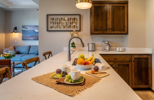 Paso Robles Condo | Paso Park Suite 201-Distinctive Balcony Suite Right in Downtown Paso Robles!