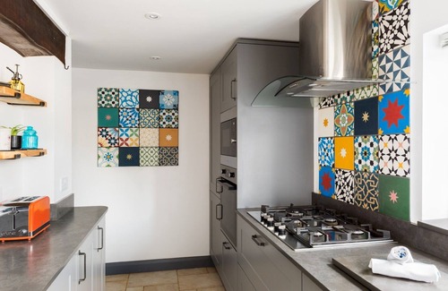 Wilmcote House | Pass the Keys | Traditional 3 Bed Cottage in Historic Village