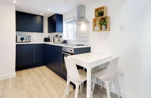 Histon House | Pass the Keys | 19th Century Barn with Free Parking