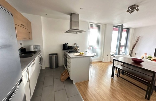 Stratford and New Town Apartment | Pass the Keys | 40ftBalcony |City Views, CanaryWharf & OlympicPark