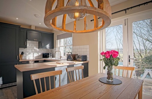 Newbridge House | Pass the Keys | Beautiful Cottage in Historical Robert Burns Farm