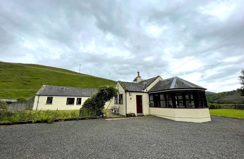 Sanquhar House | Pass the Keys | Beautiful Scottish Cottage in Outstanding Location