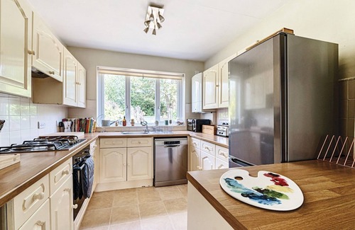 Oxford House | Pass the Keys | Beautiful 3BR Garden Home - 2 x Parking - Oxford