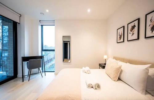 Hackney Downs Apartment | Pass the Keys | Blend of Luxury and Elegance in the Heart of London