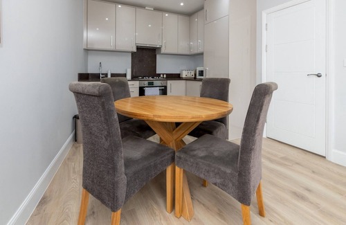 Reading City Centre Apartment | Pass the Keys | Brand New Central Location Flat Modern Decor