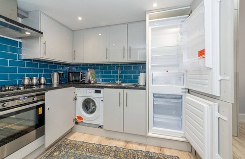 Reading City Centre Apartment | Pass the Keys | Brand-New & Trendy 2BR in the Vibrant Town Centre